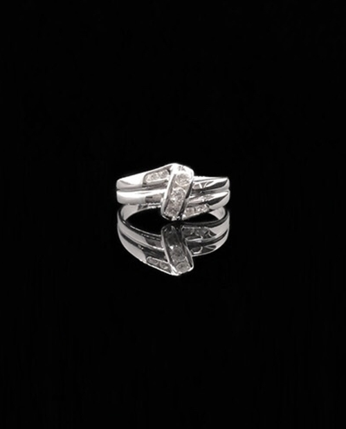 (已售出)鑽石戒指 主鑽共約12分